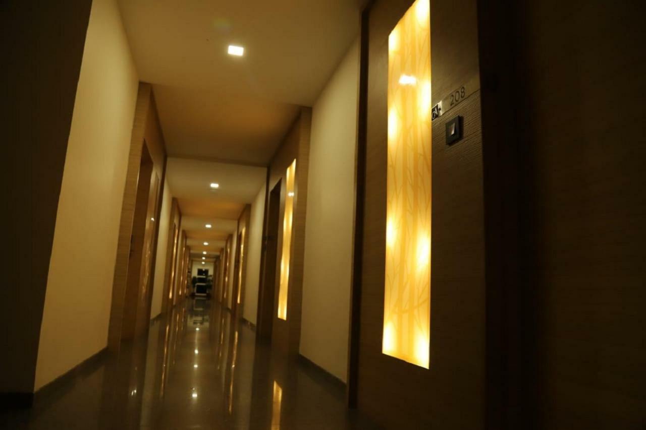 Hotel Abis Grand Coimbatore Bagian luar foto